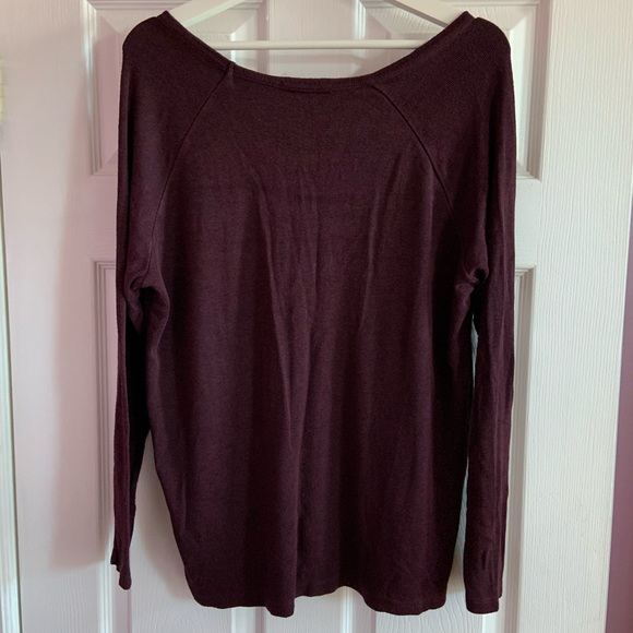 BRANDY MELVILLE V NECK SWEATER - Picture 5 of 7